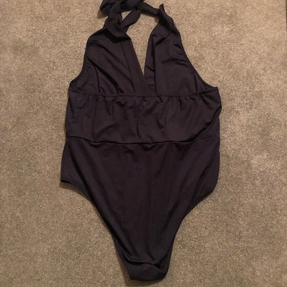 3/$25 🙌🏼 SHEIN Curve Surplice Halter Tie Black Bodysuit 3X - Picture 3 of 6